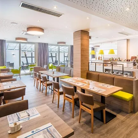 Western St. Michael ホテル